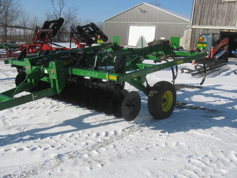 Soil Savers and Chisel Plows  John Deere 714 Soil Saver Photo